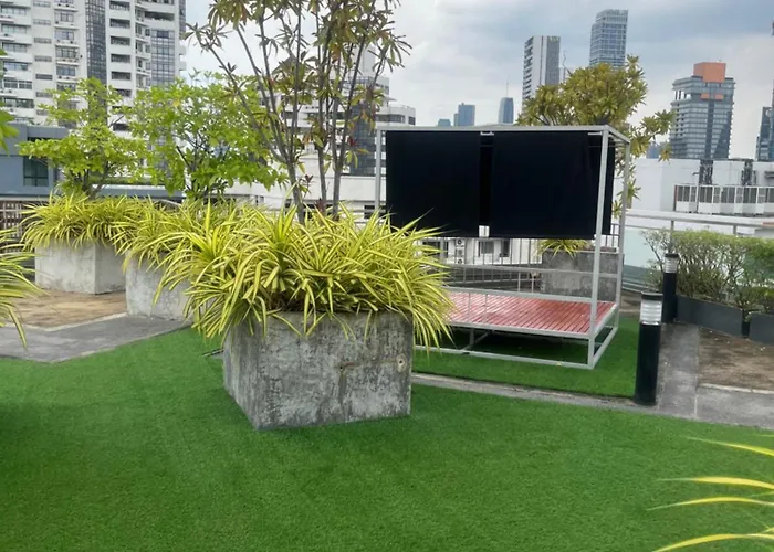 Apartment Spacious Bedroom- 2 Mins From Train Station Bangkok