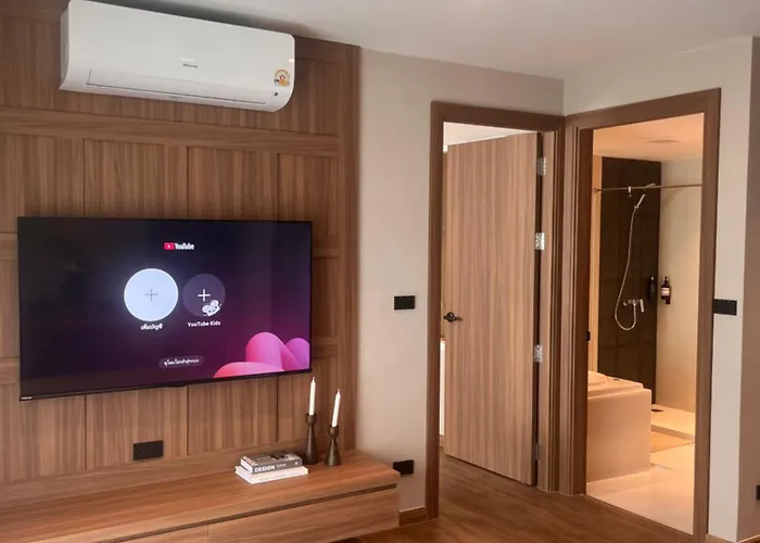 Apartment Spacious Bedroom- 2 Mins From Train Station Bangkok