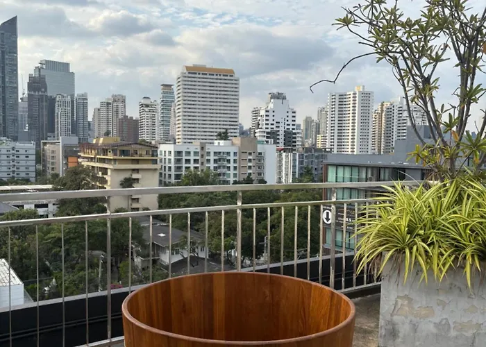 Spacious Bedroom- 2 Mins From Train Station Apartment Bangkok